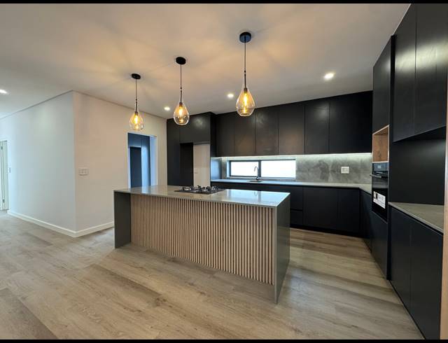 4 BEDROOM HOUSE FOR SALE IN SANDOWN